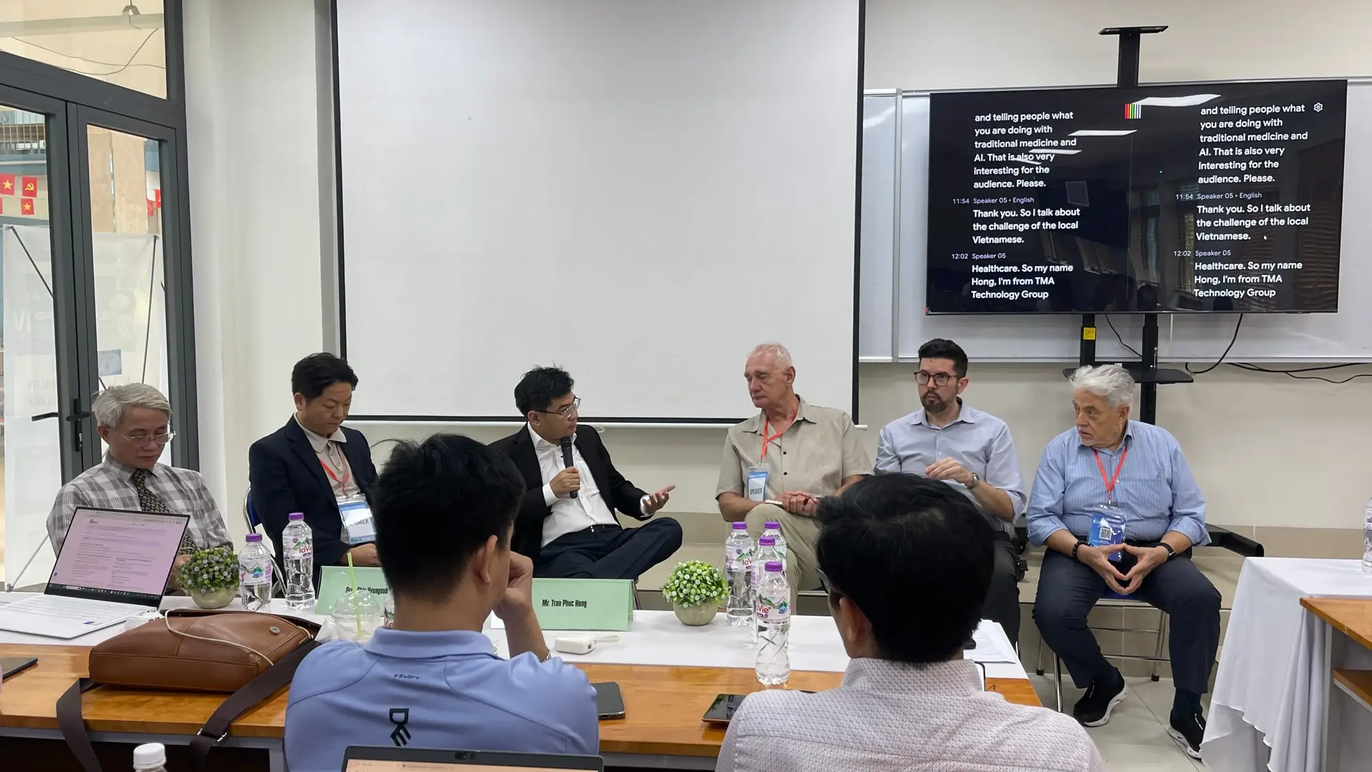 Mr. Hong joined in the panel discussion